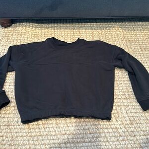 Vuori black crew neck sweatshirt